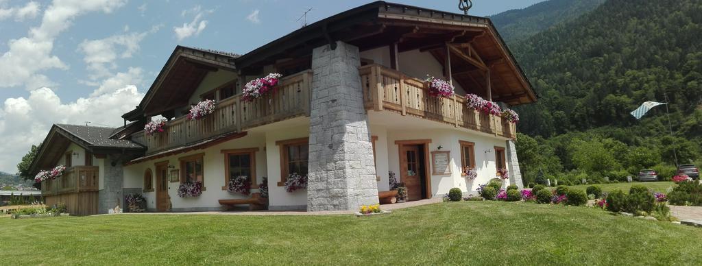 Farm stay Agriturismo Maso Grisun Borzago